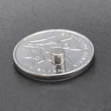 50 قطعة من مغانطيسات دائرية صغيرة N35 من النيوديميوم بقطر 4 × 4 ملم من ماي سوق ستور 5 × 1 ملم
