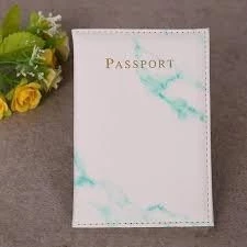 حافظة من الجلد الصناعي لحمل بطاقات الهوية وجواز السفر بلون اخضر فاتح من ماي سوق ستور-B0D8GCTNPB
