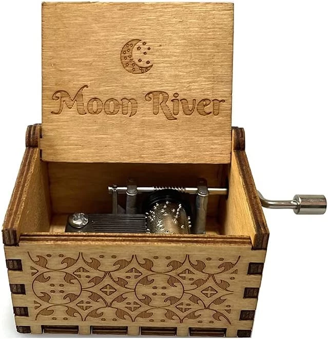 صندوق موسيقي خشبي من مون ريفر ، صندوق موسيقي خشبي محفور يدويًا مع قلادة مجانية (نهر القمر) - B09315MZLM